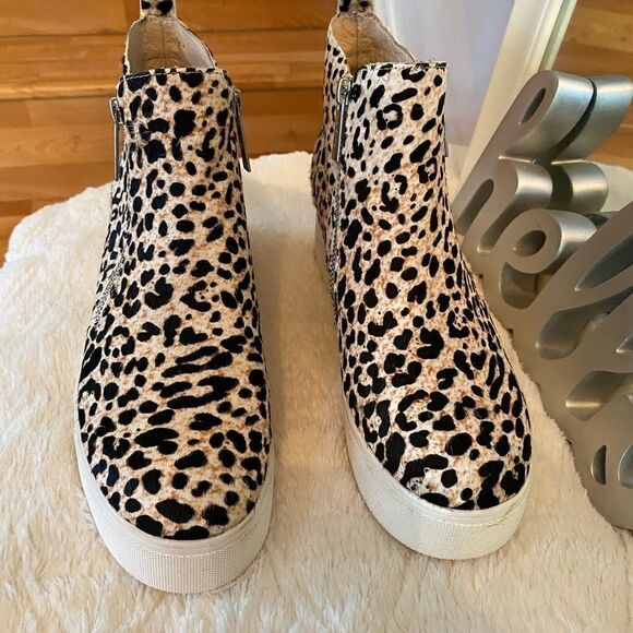 Beige & Black Leopard Sky - Picture 2 of 7